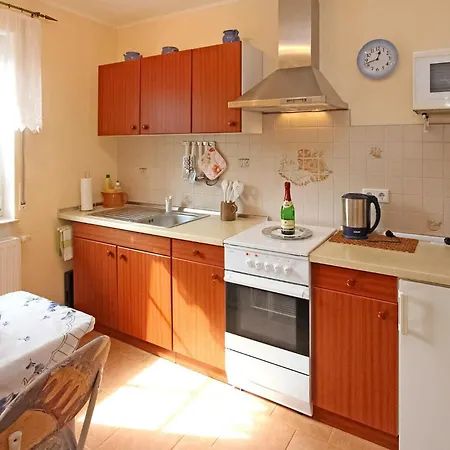 Apartamento 1 Bedroom Awesome In Benz-usedom *